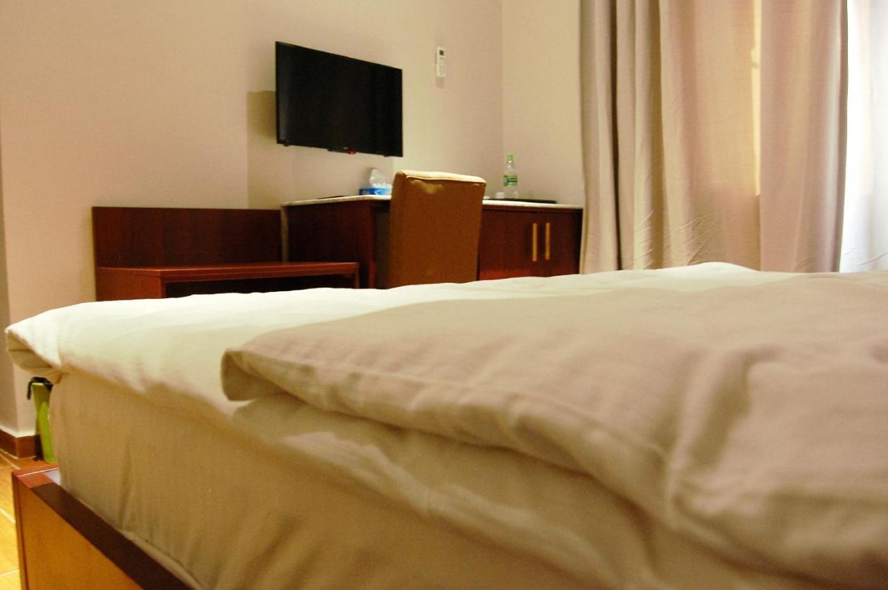 R & K Guest Palace 호텔 카노 외부 사진