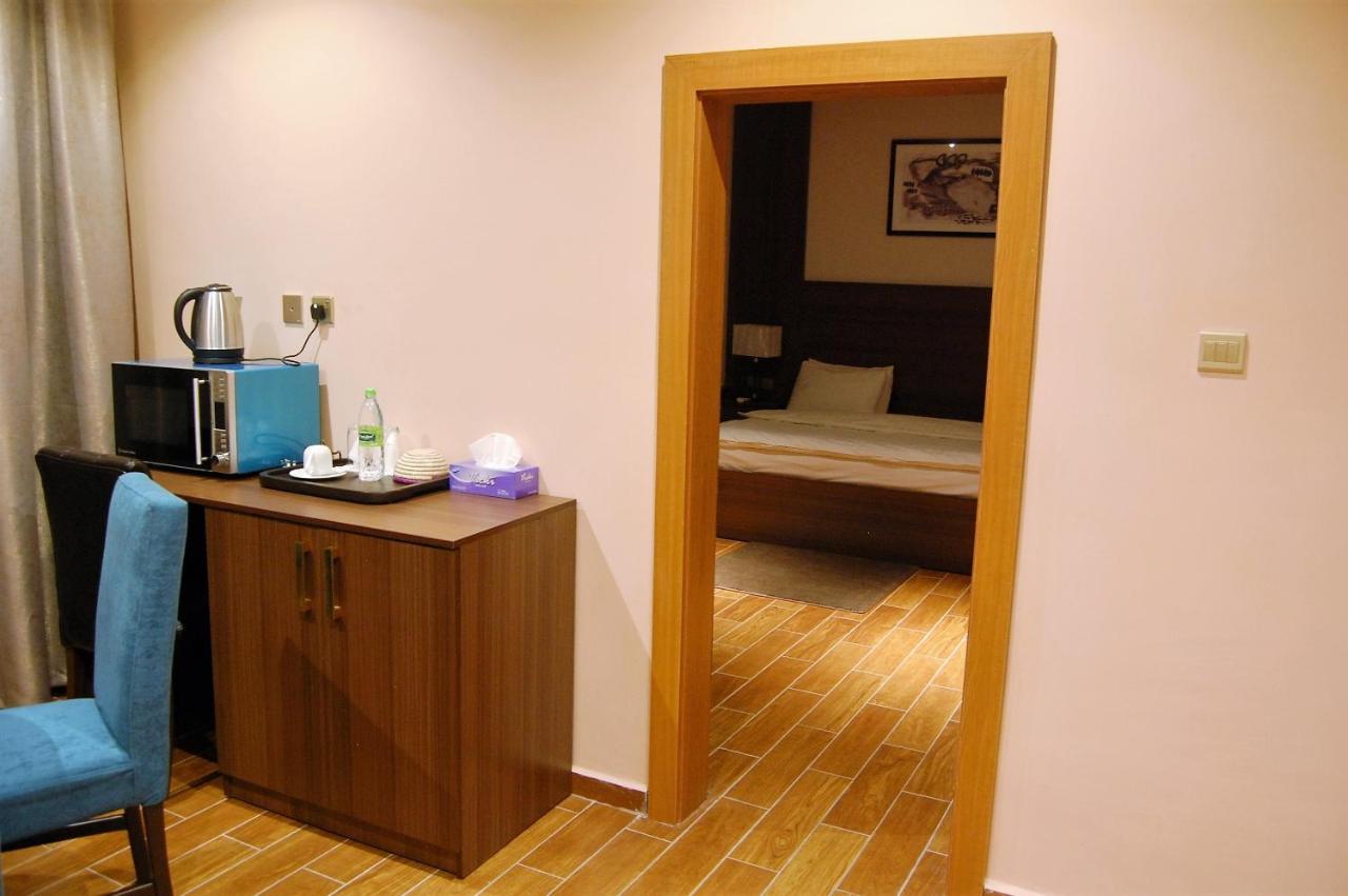 R & K Guest Palace 호텔 카노 외부 사진
